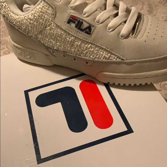 stores that sell fila